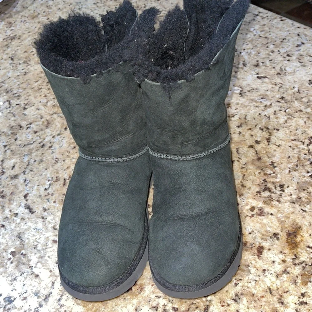 UGG Bailey Bow II - Picture 7 of 9